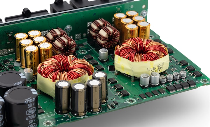 Internal view of the XM-5ES Mobile ES 5-channel power amplifier power supply block