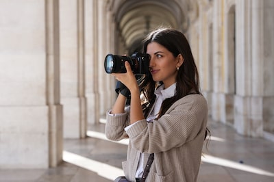 Alpha 7 V full-frame camera with advanced AI autofocus | Sony